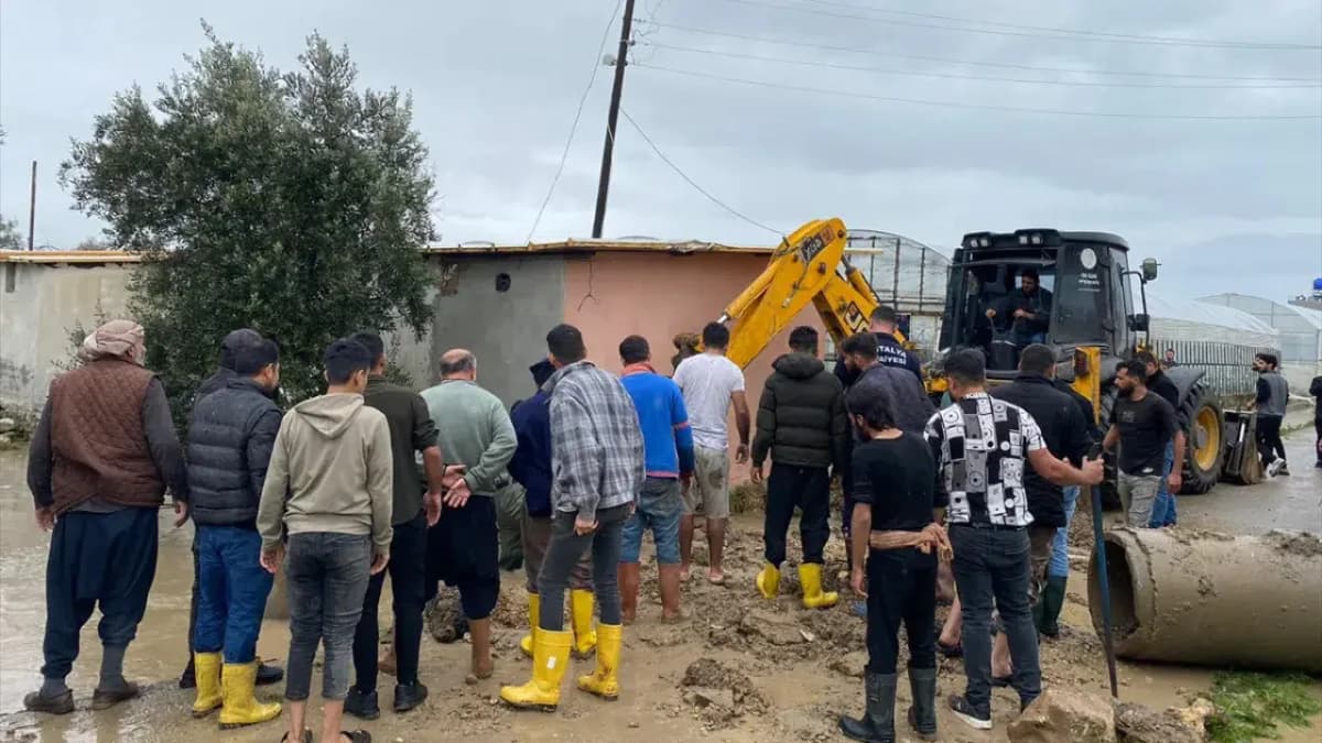 Antalya’da tahliye kanalına düşen 3 yaşındaki çocuk hayatını kaybetti