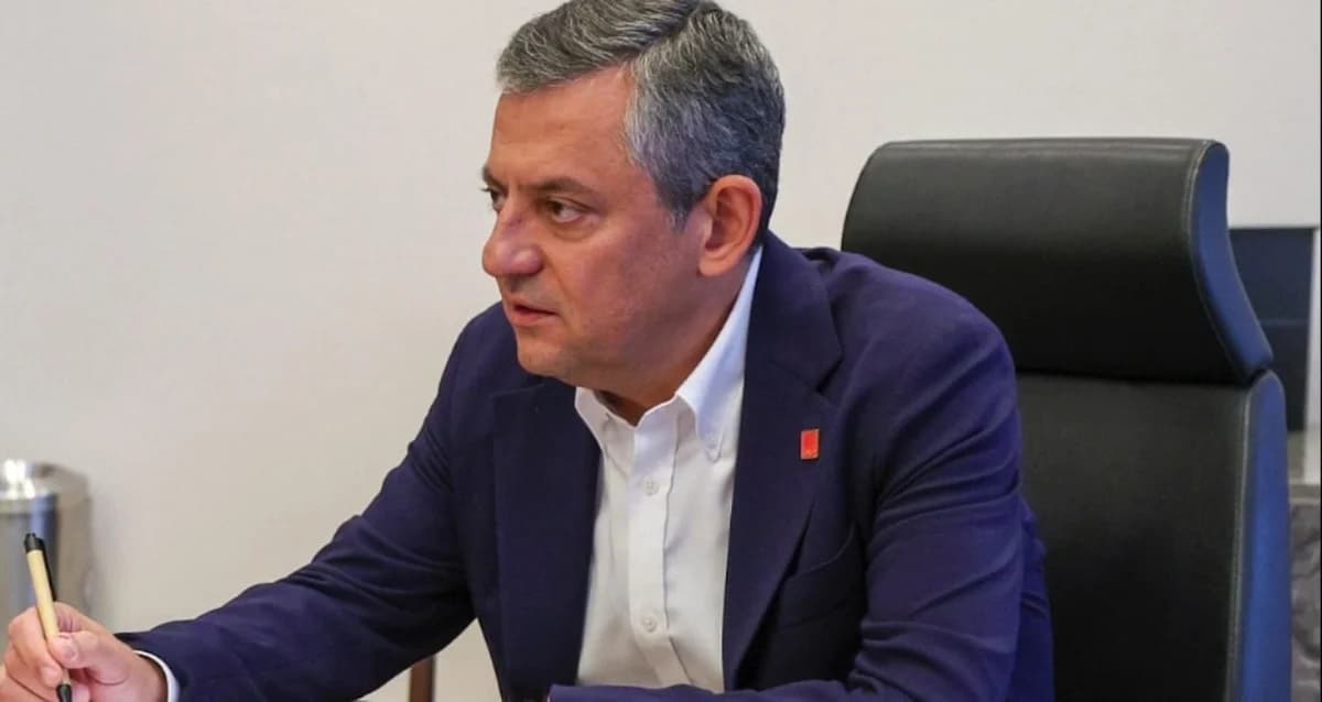 Özgür Özel’den Büyük Taarruz Hedefi: CHP’yi Zafere Taşımak