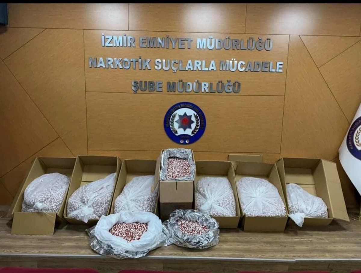 İzmir’de Nefes Kesen Operasyon: 11 Milyon Sentetik Hap Ele Geçirildi!