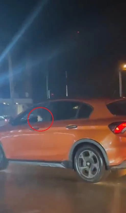 Bursa’da Kucağındaki Çocukla Trafikte Seyreden Sürücü Görüntülendi