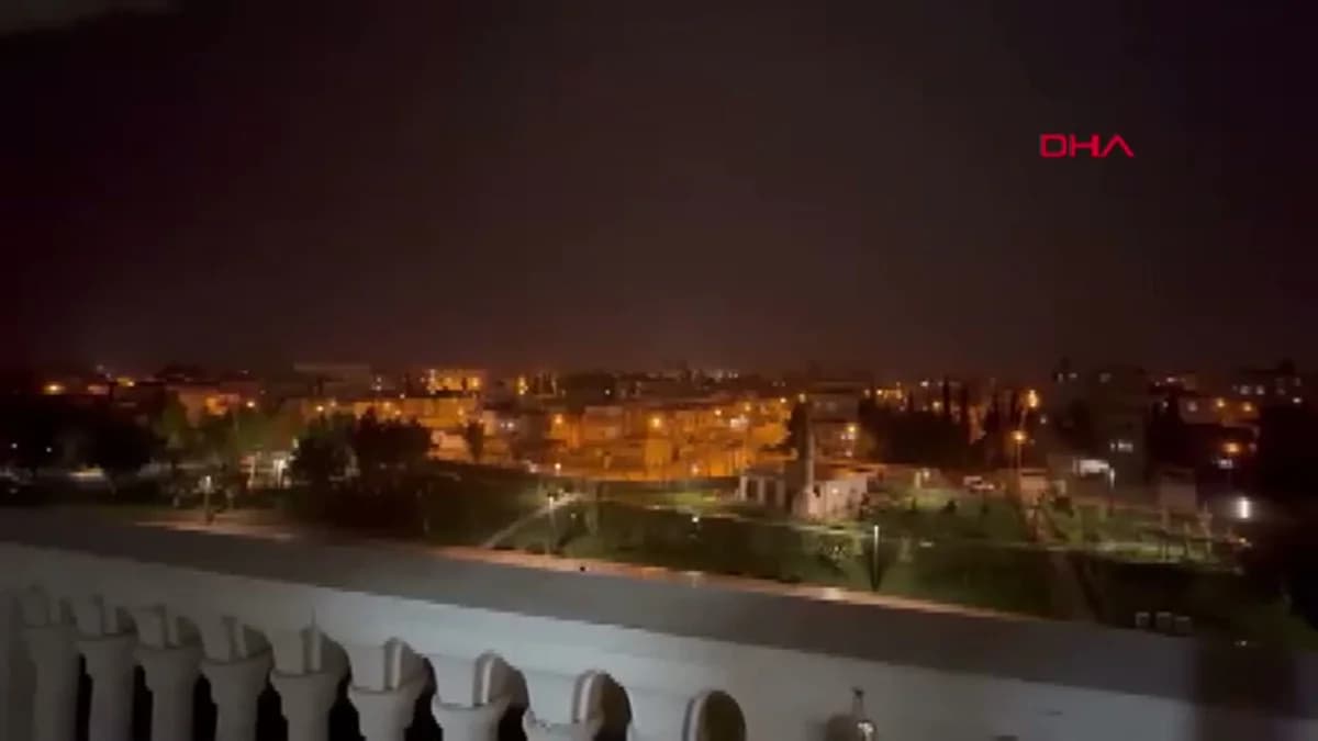 Mardin’de Geceyi Aydınlatan Şimşekler