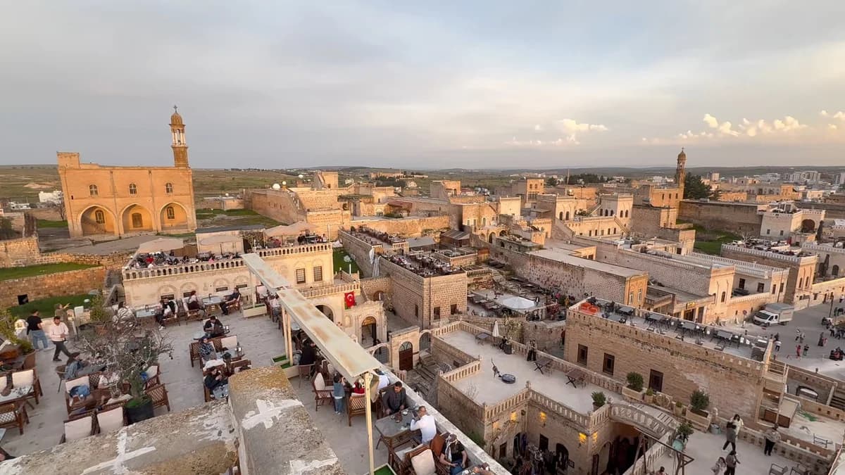 Midyat ‘Uzak Şehir’ Dizisiyle Turizmde Rekor Kırıyor: Tarihi Dokusu Göz Dolduruyor