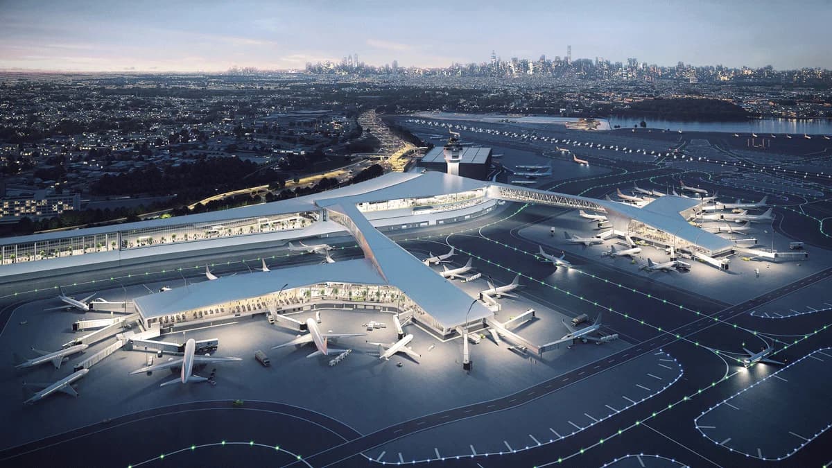 LaGuardia Havalimanı’nda Uçak ve İtfaiye Aracı Çarpıştı