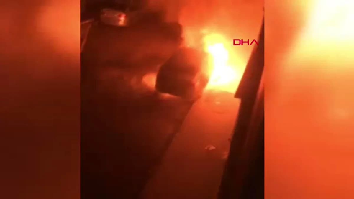 İzmir’de Trafik Polisinin Aracına Kundaklama Davasında Cezalar Düşürüldü