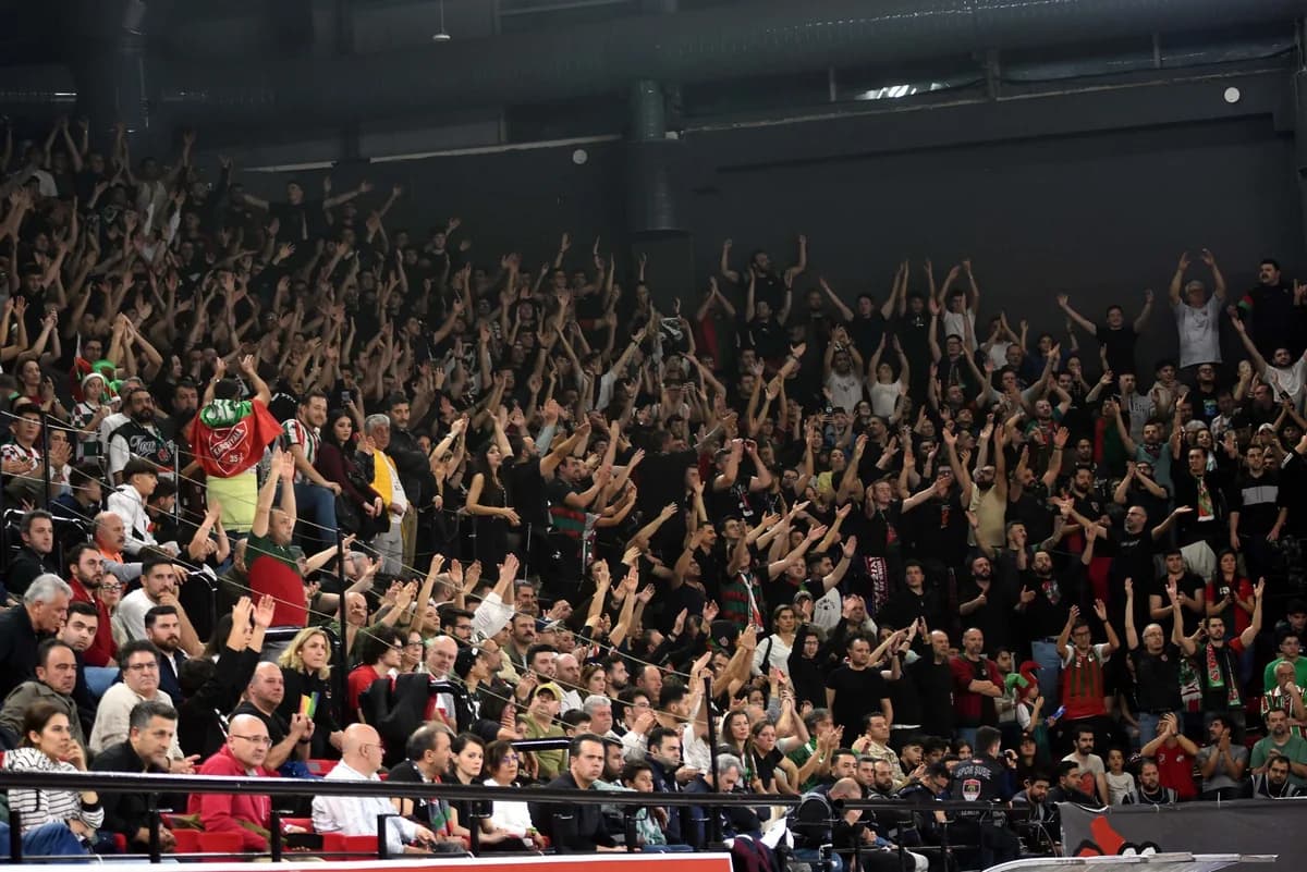 Karşıyaka, Beşiktaş karşısında güçlü bir mücadele sergiledi ama mağlup oldu
