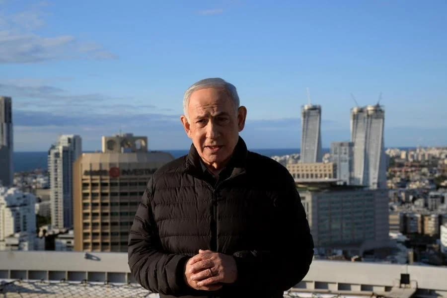 Netanyahu Yolsuzluk Davasında Yeniden Yargılamada: Kritik Duruşma Başladı