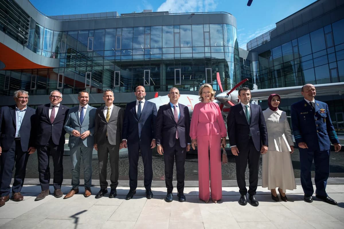 Belçika Kraliçesi Mathilde’den Baykar’a Ziyaret: Milli SİHA’lar Mercek Altında