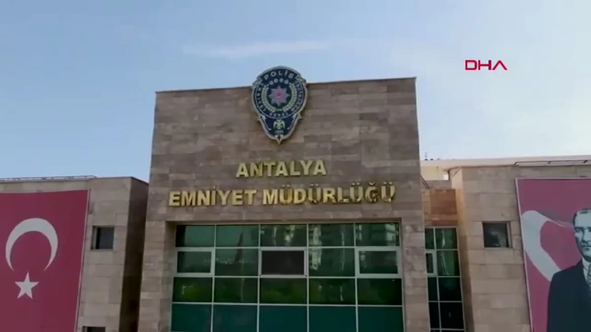 Antalya’da 2 Milyon TL Dolandırıcılık Yapan ‘Hoca’ Tutuklandı