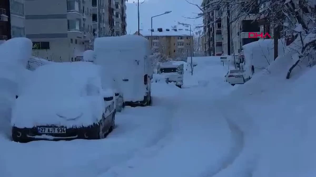 Bitlis’te Karla Mücadele Çalışmaları Hız Kesmeden Devam Ediyor