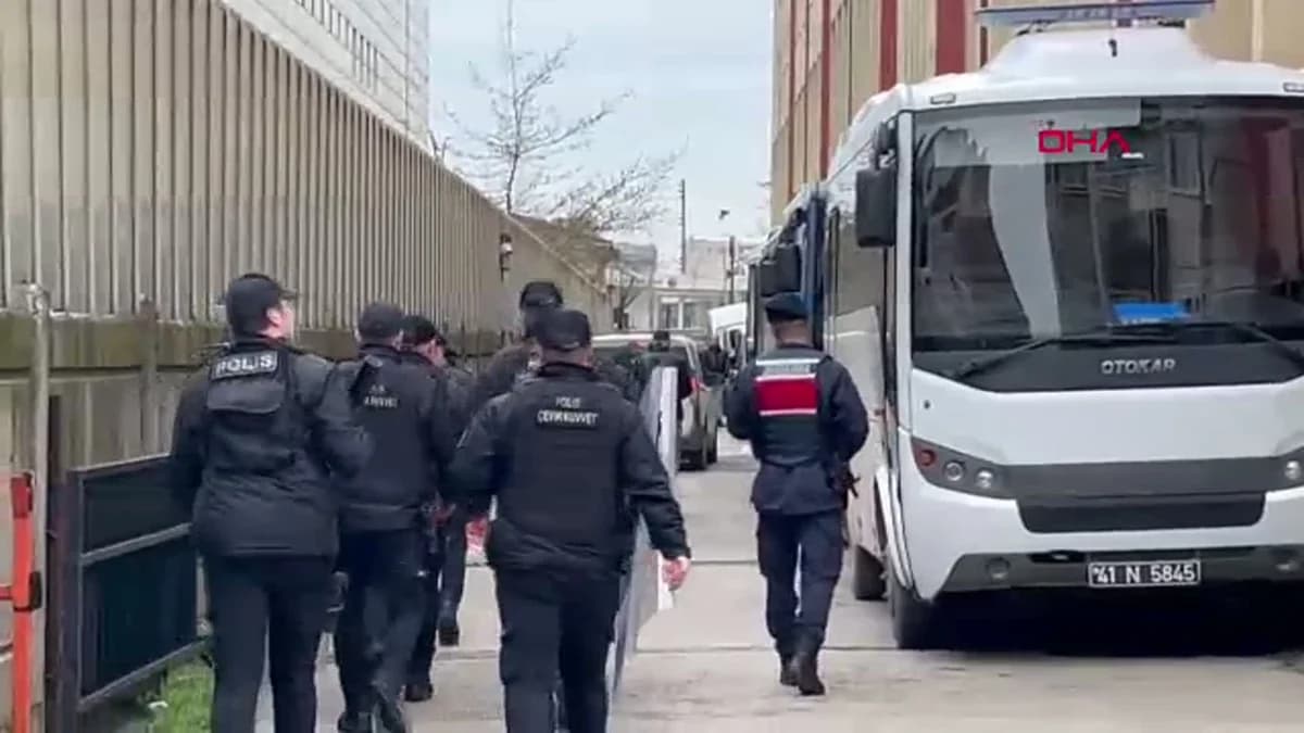 Kocaeli’de Eğlence Mekanına Silahlı Saldırı: 9 Şüpheli Adliyeye Sevk Edildi
