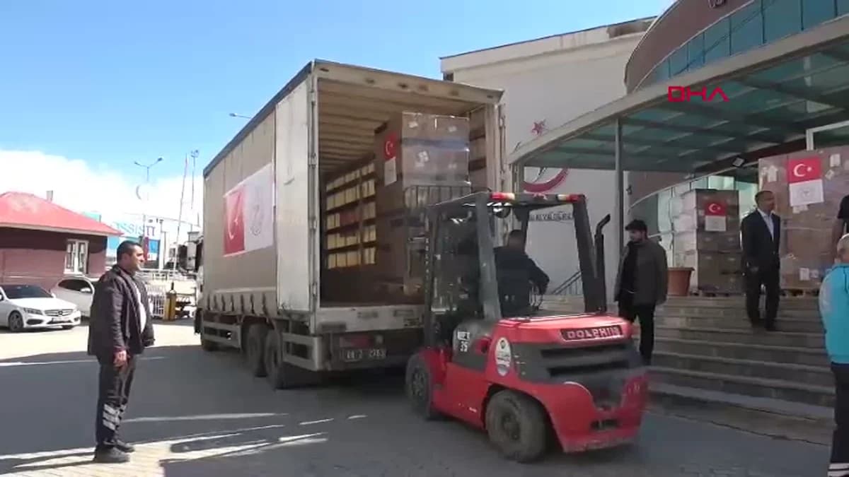 Van’dan Tahran’a Yardım TIR’ları Yola Çıktı