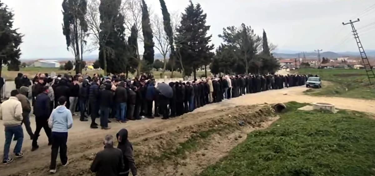 Edirne’de Bayramlaşma Geleneği: Mezarlıkta Bir Araya Geldiler