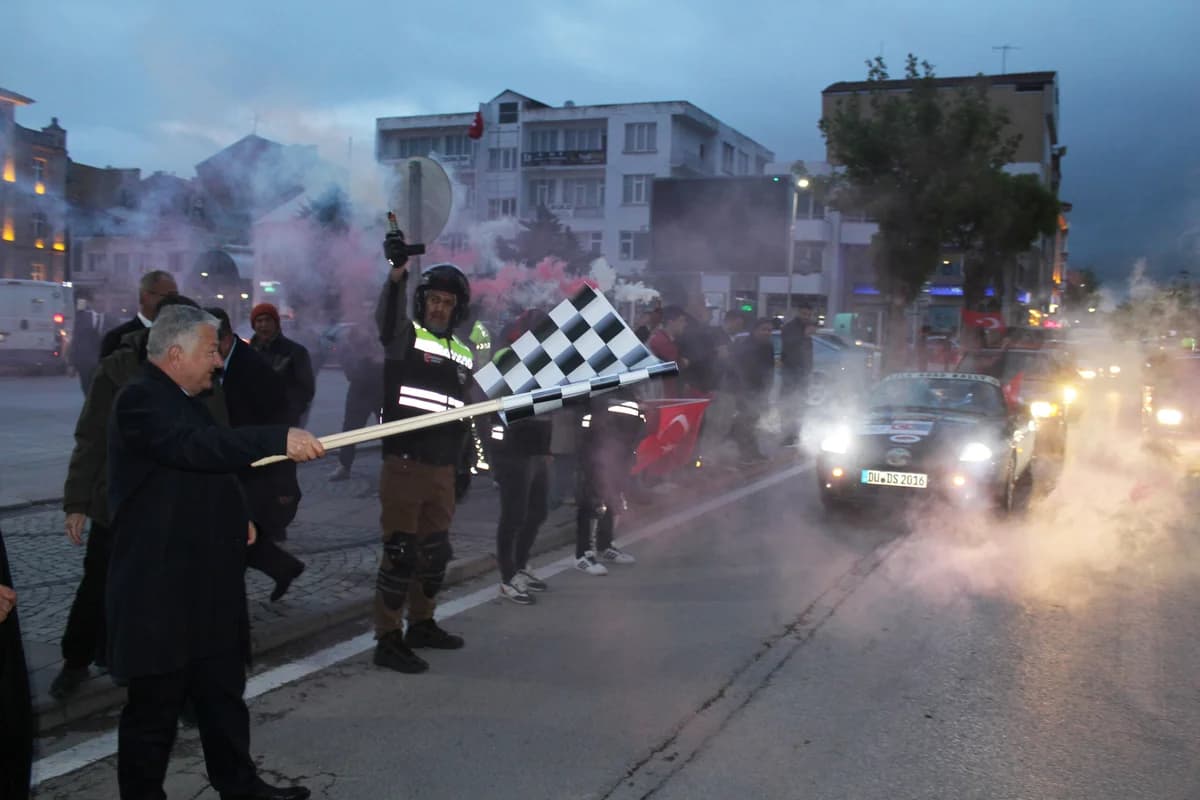 Doğu-Batı Dostluk ve İpek Yolu Rallisi Aksaray’da: Binlerce Kilometrelik Barış Yolculuğu Devam Ediyor