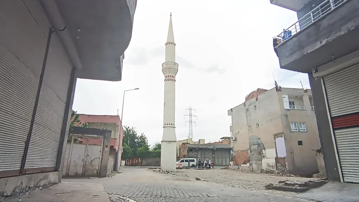 Batman’da Yıkılan Ahmediye Camisi’nin Yerine Yenisi Yapılacak mı? Mahalle Sakinleri Taleplerini Dile Getirdi