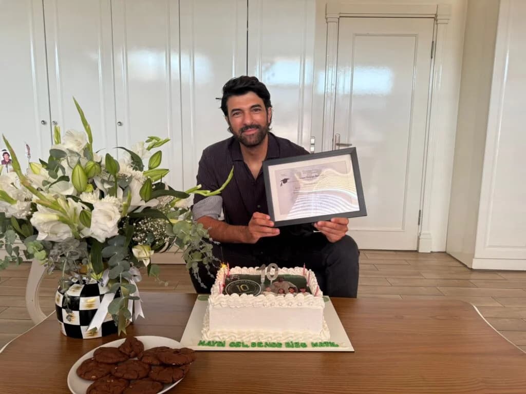Engin Akyürek Hayranlarından Darüşşafaka’ya Anlamlı Doğum Günü Bağışı