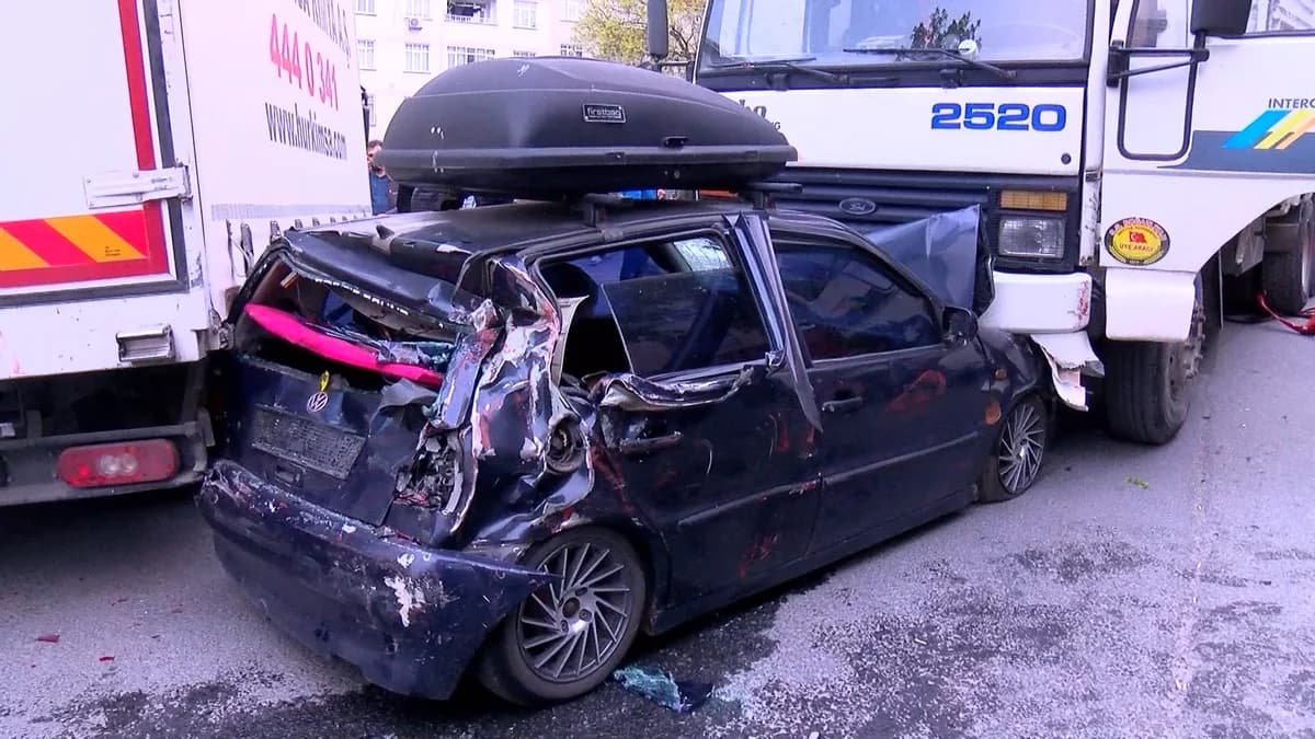 Bağcılar’da Nefes Kesen Kaza: Park Halindeki Kamyon Sürüklenerek 8 Araca Zarar Verdi