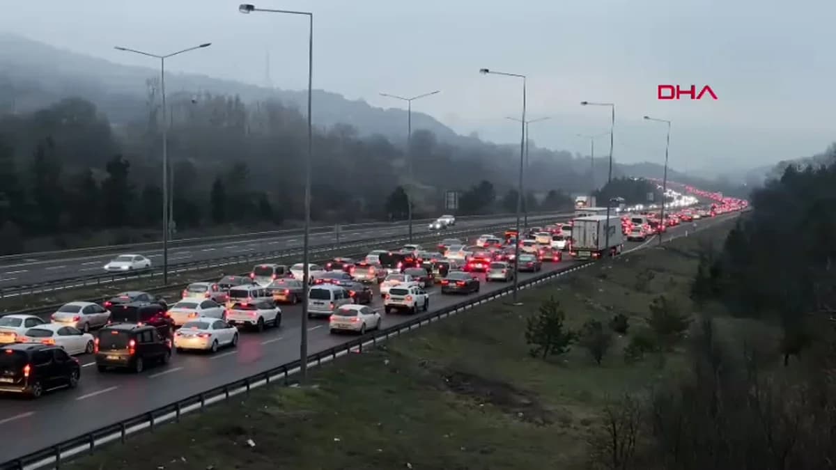 Bolu’da Bayram Dönüşü Trafik Yoğunluğu