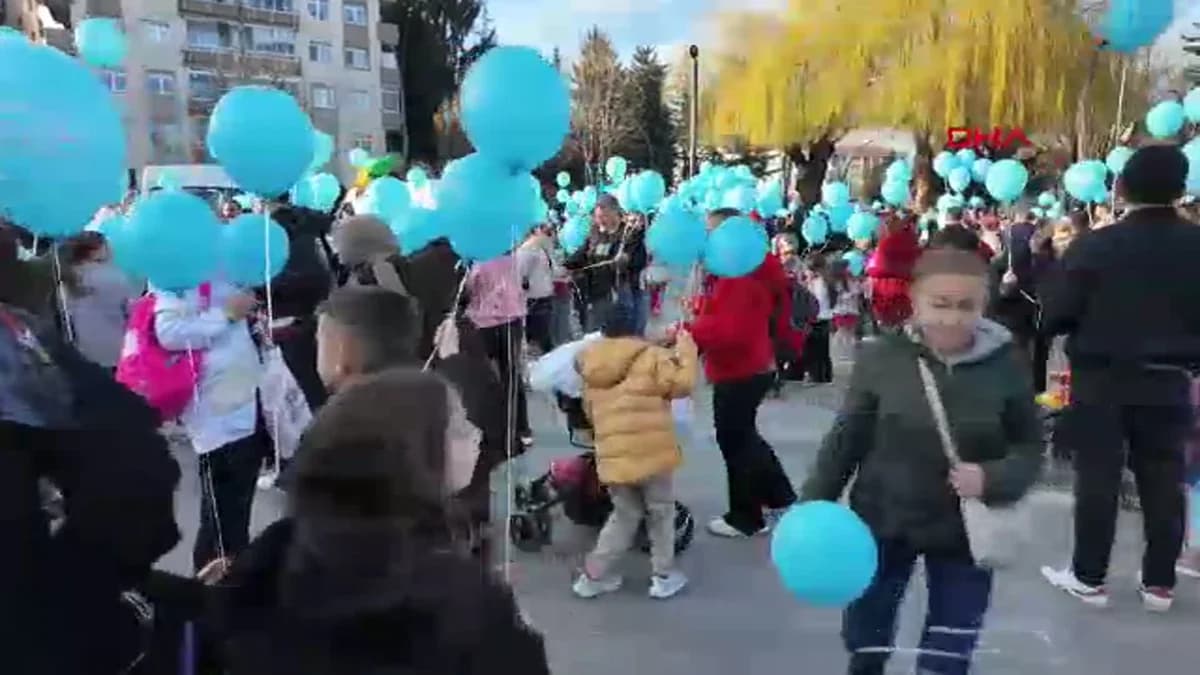 SMA Tip-2 Hastası Rüzgar Bebek İçin Yüzlerce Mavi Balon Gökyüzüne Bırakıldı