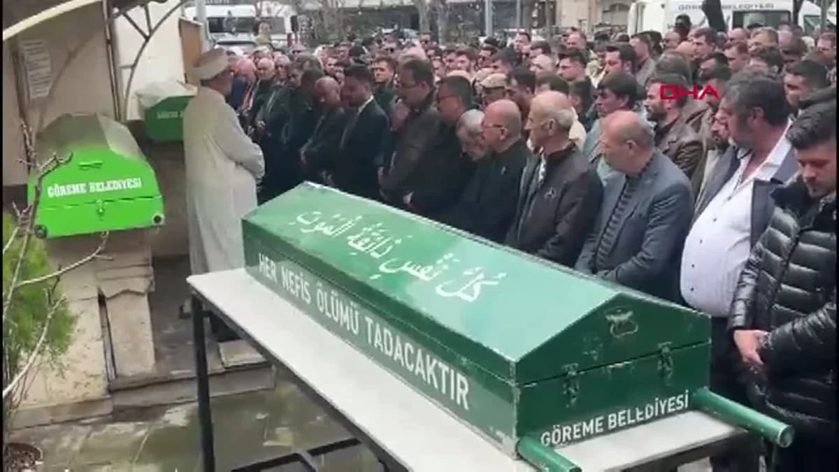 Nevşehir’de Üç Aracın Karıştığı Kazada Hayatını Kaybeden Baba ve İki Oğlu Toprağa Verildi