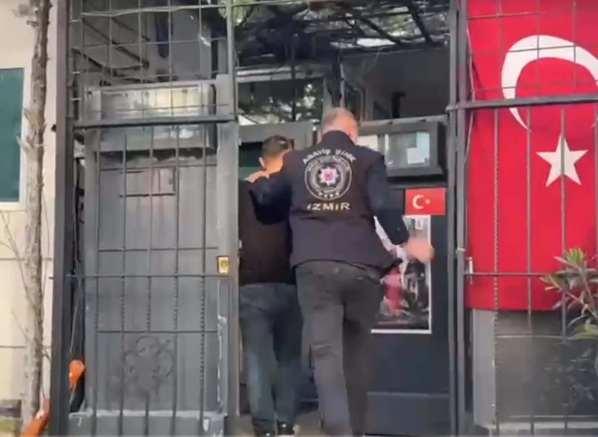 İzmir’de Nefes Kesen Operasyon: Çeşitli Suçlardan Aranana 131 Kişi Yakalandı!