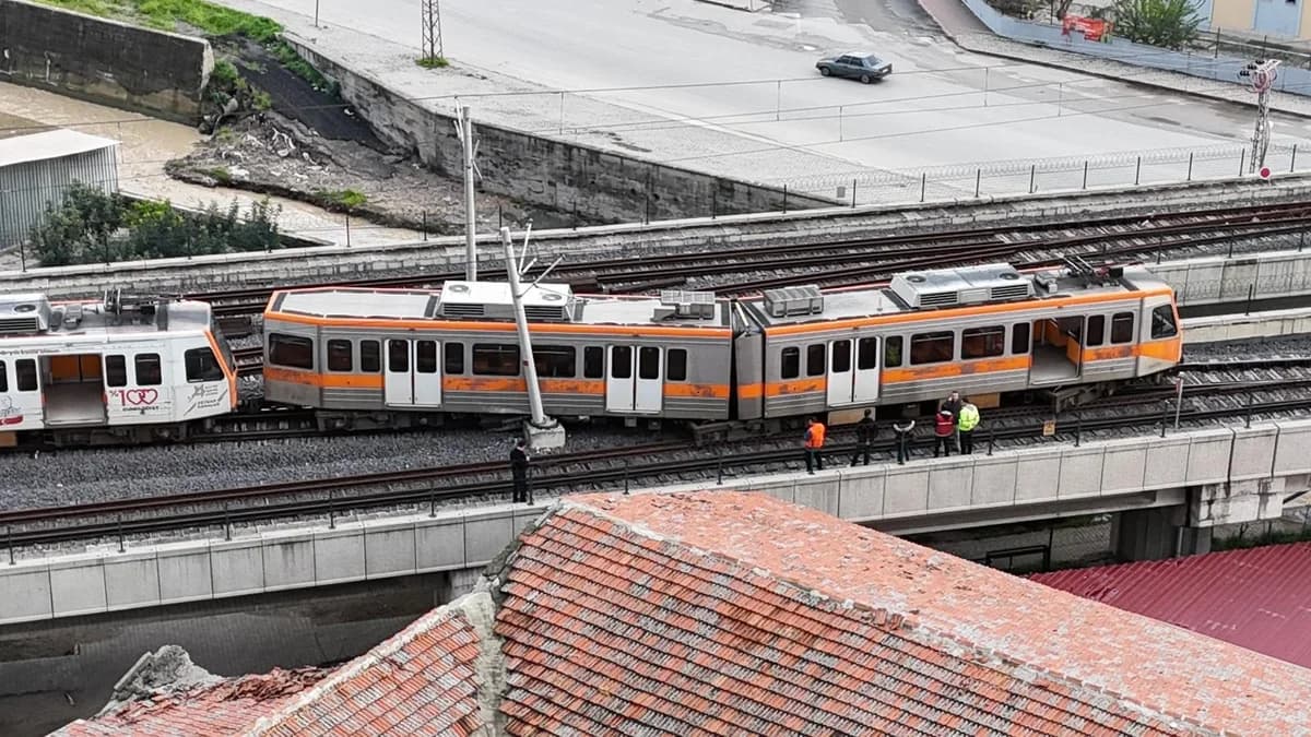 Adana’da Metro Vagonu Raydan Çıktı, Yaralı Yok!