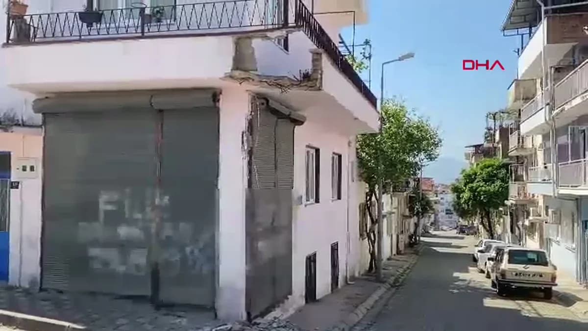 Aydın’da Balkon Çökmesi: Baba ve Engelli Oğlu Yaralandı