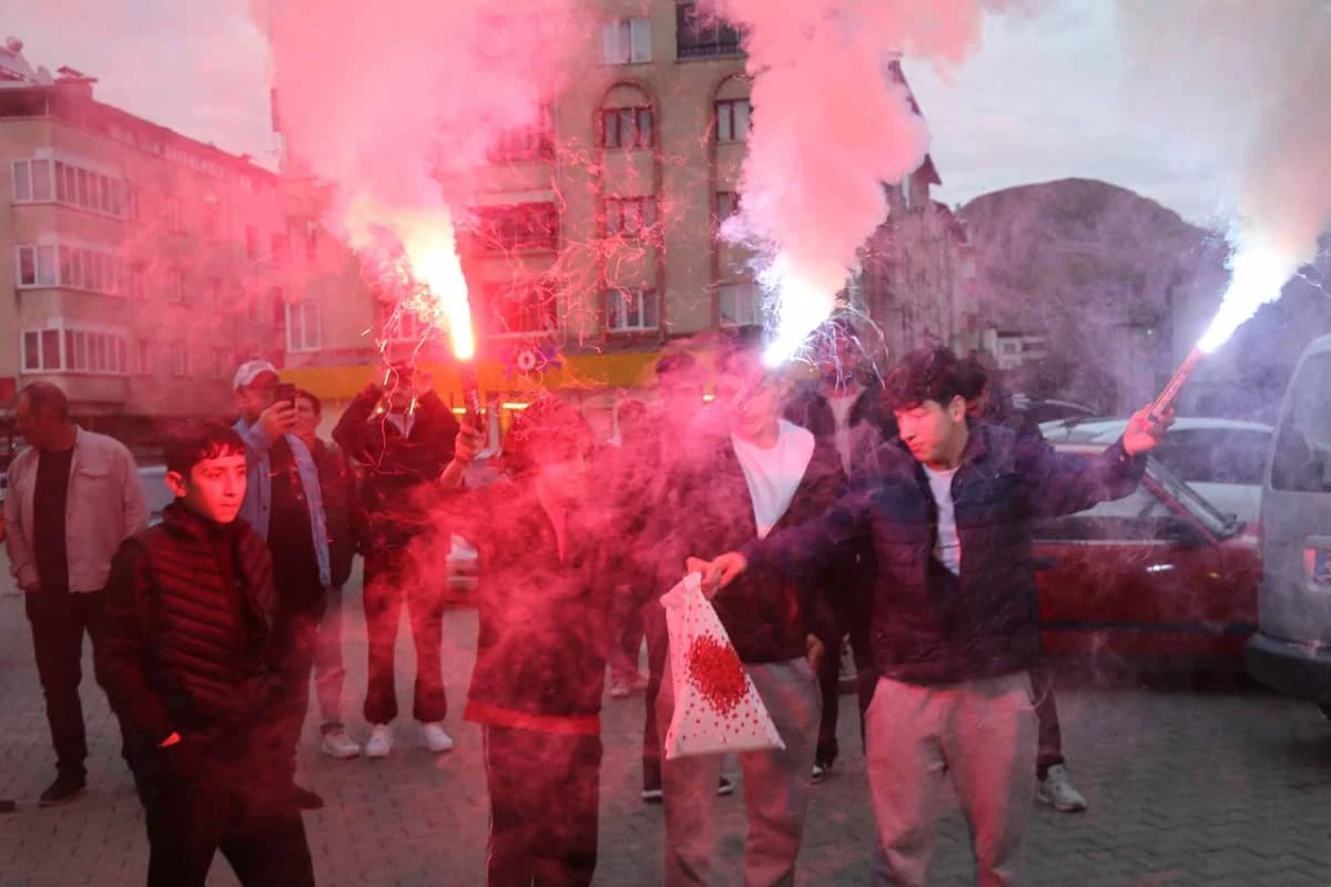 Erzurum’da Süper Lig Coşkusu: Oltu’da Kutlamalar Sürüyor