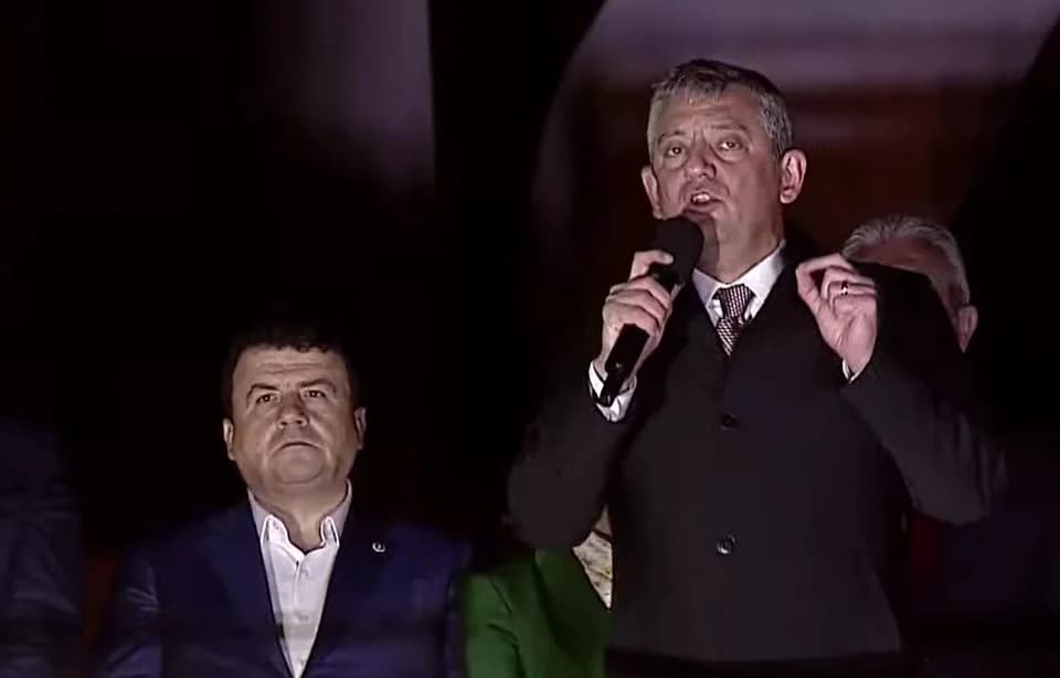 Özgür Özel’den Sert Açıklamalar: Bozbey, Tehditlere Boyun Eğmediği İçin Gözaltında