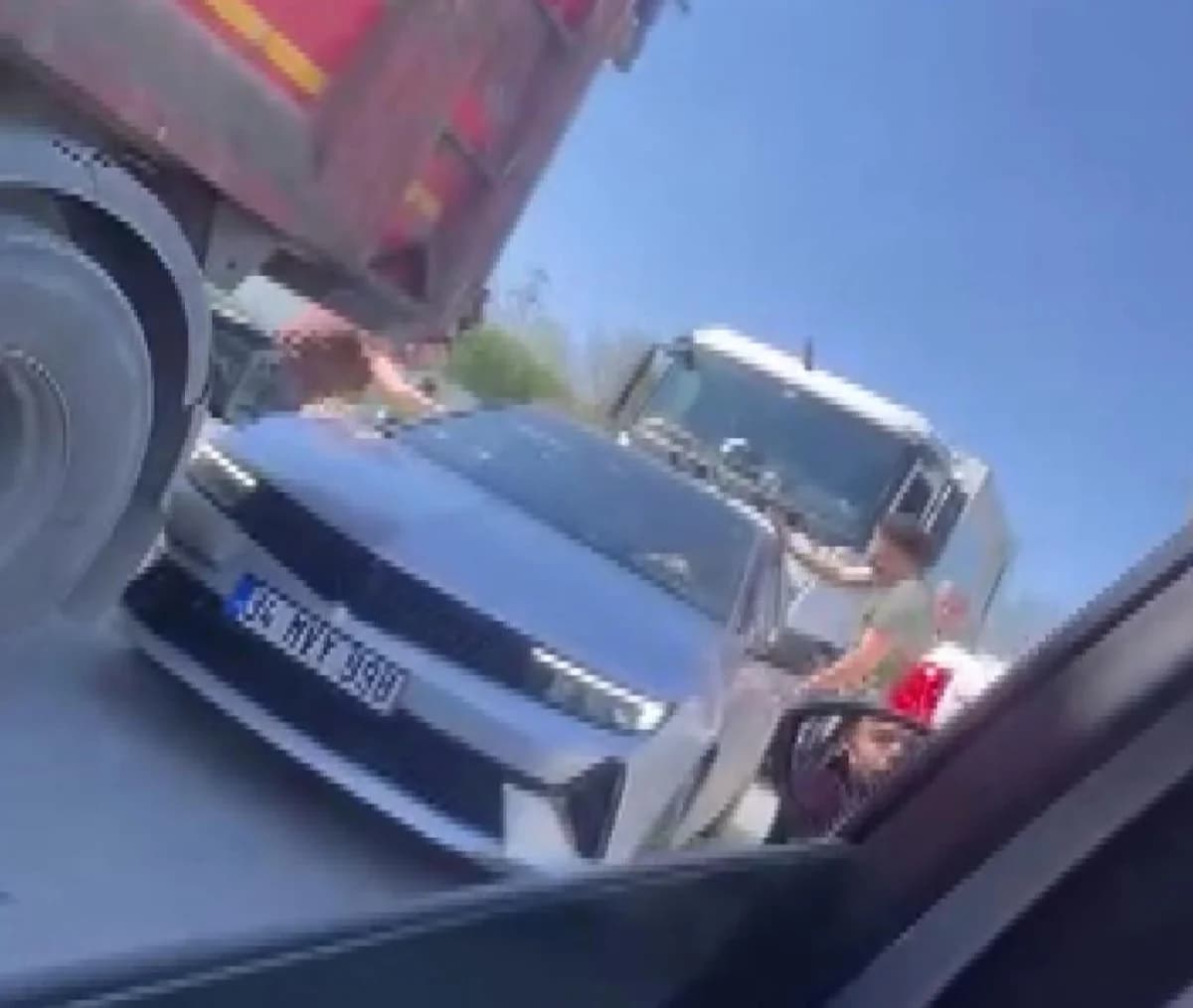 Polisten Kaçan Hırsızın Sonu Şaşırttı: Lastikleri İndirildi, Cezası Ağır Oldu