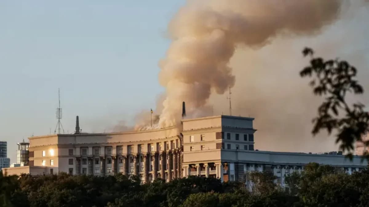 Kiev’de Hükümet Binasına Rusya’dan İlk Saldırı