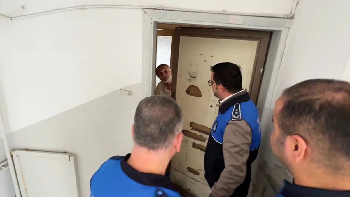 Avcılar’da Dram: Kör Müzisyenin Çöp Eve Dönüşü