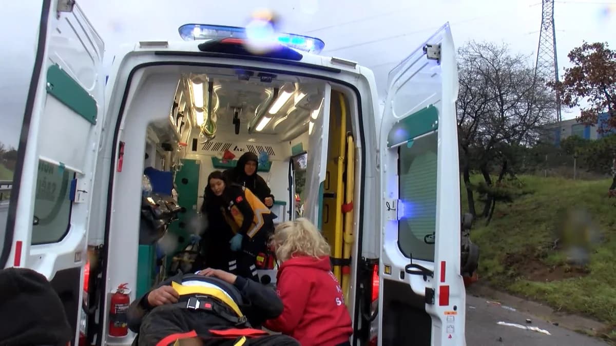 Tuzla TEM Otoyolu’nda Feci Kaza: 7 Yaralı, 2’si Çocuk
