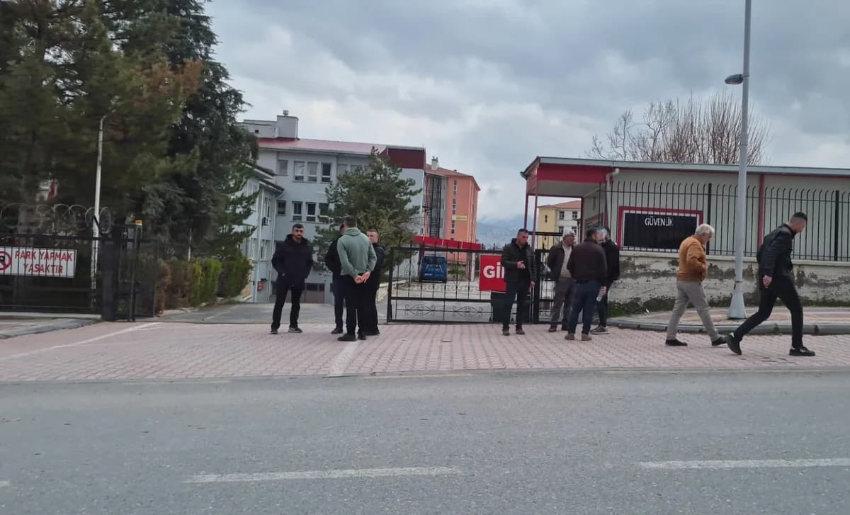 Malatya’da İnşaat Faciası: 4 Metre Yükseklikten Düşen İşçi Hayatını Kaybetti
