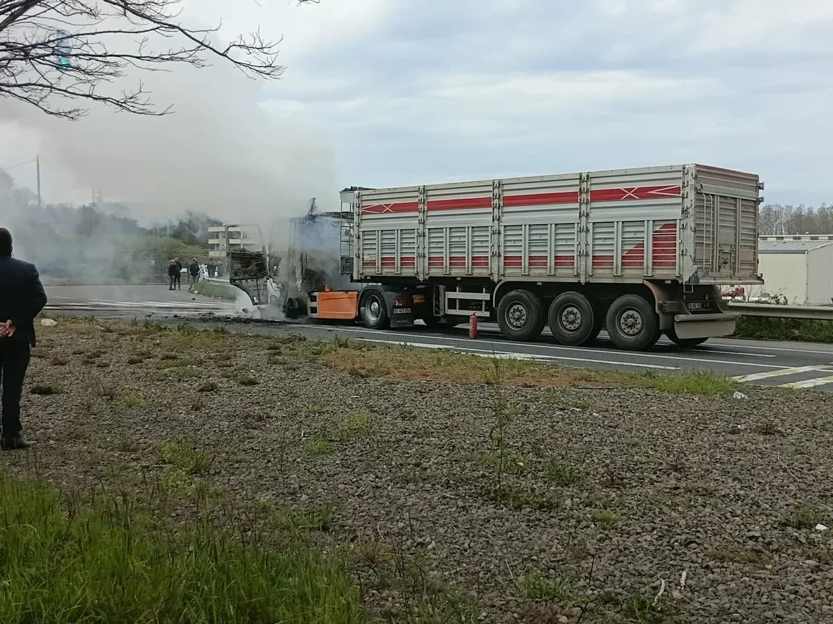 Ordu’da TIR Yangını: Seyir Halindeyken Alev Aldı