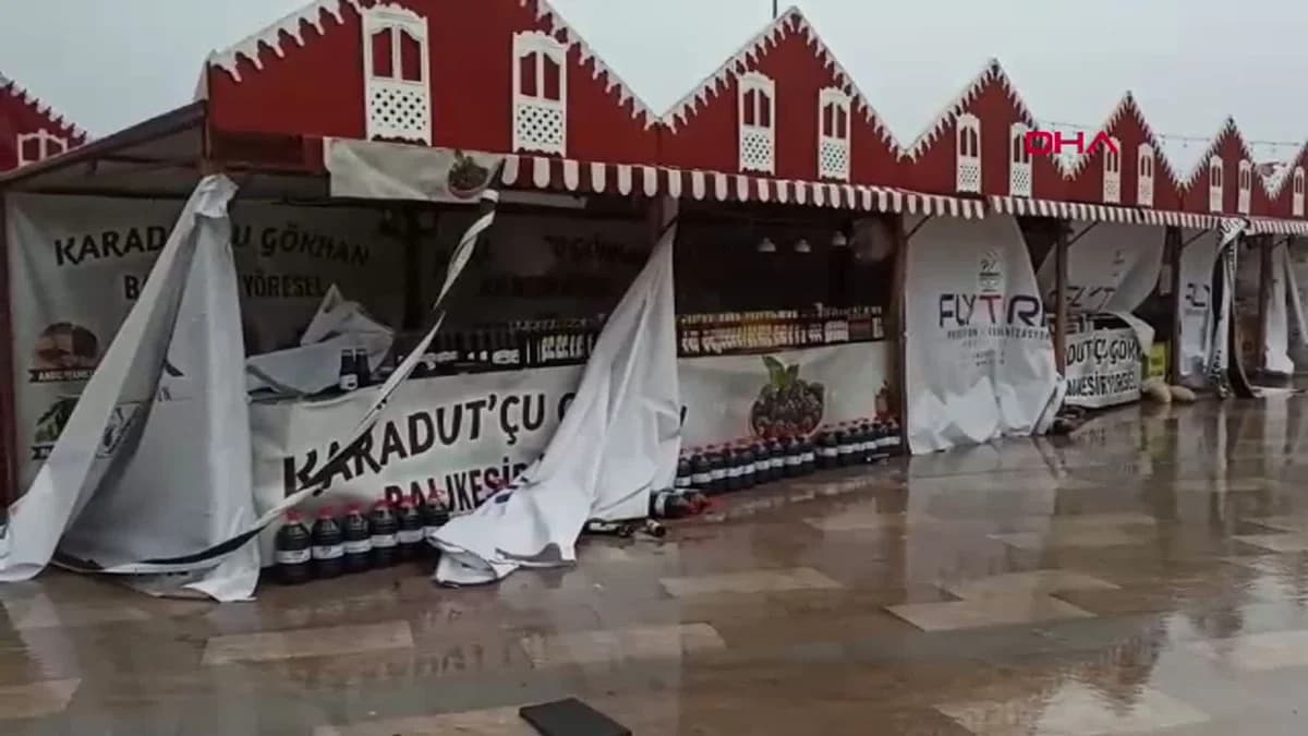 Hatay’da Şiddetli Rüzgar; Çatılar Uçtu, Stantlar Yıkıldı