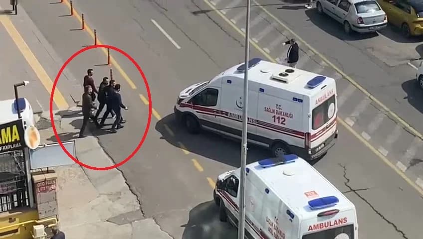 Boşanma Davası Sonrası Kavga: 1 Ağır Yaralı, 3 Kişi Hastaneye Kaldırıldı