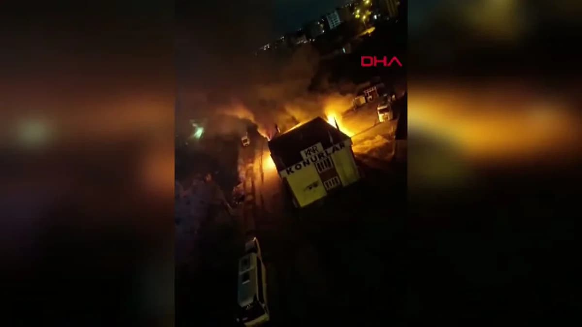 Antalya’da İnşaat Malzemesi Deposunda Yangın: 20 Milyon TL Zarar
