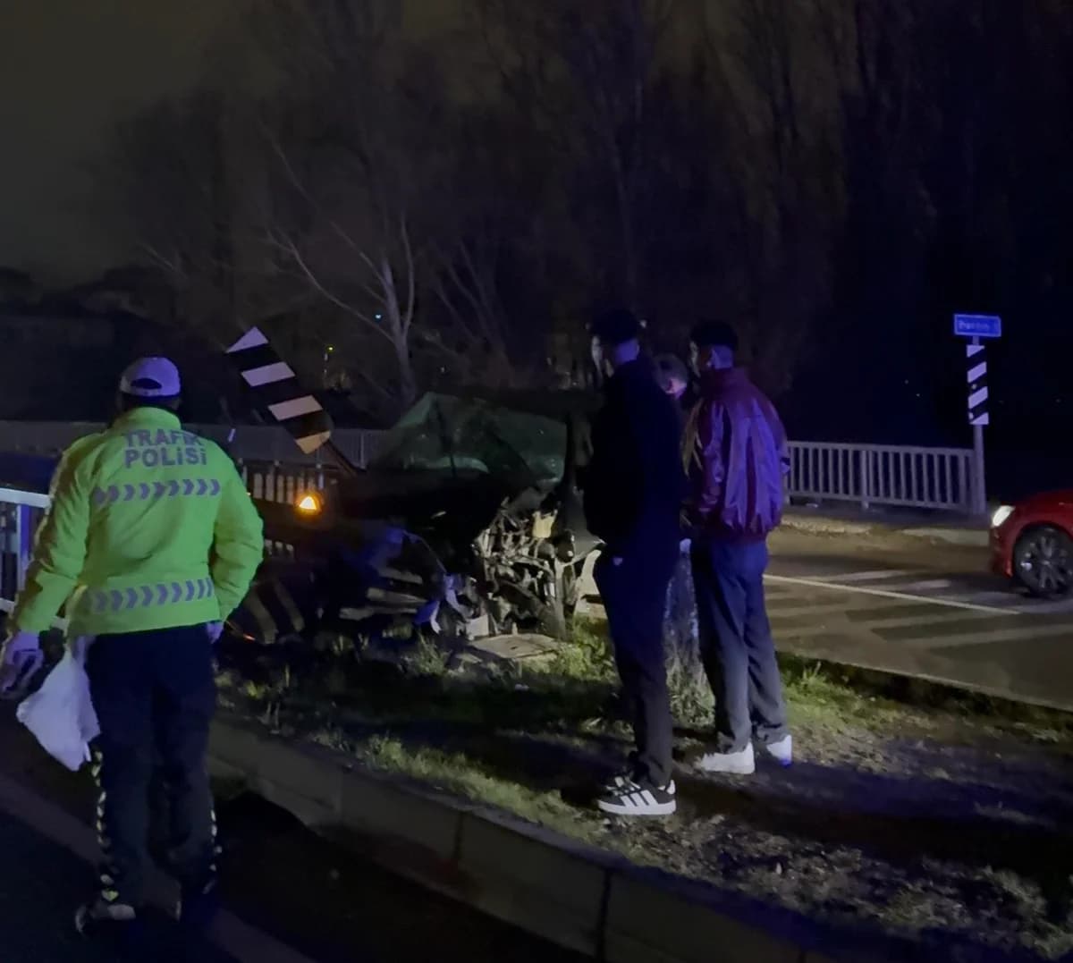 Bartın’da Cip Köprü Korkuluklarına Çarptı: 2 Yaralı