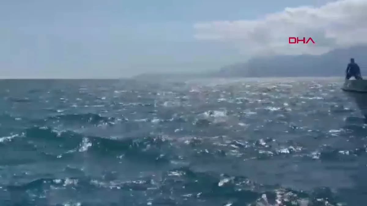 Antalya’da Rüzgarın Kurbanı: Devrilen Sup Board’la 3 Saat Kurtarılmayı Bekledi