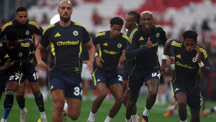 Fenerbahçe’de Benfica Maçında Sakatlık Şoku! Oyuncu Devam Edemedi