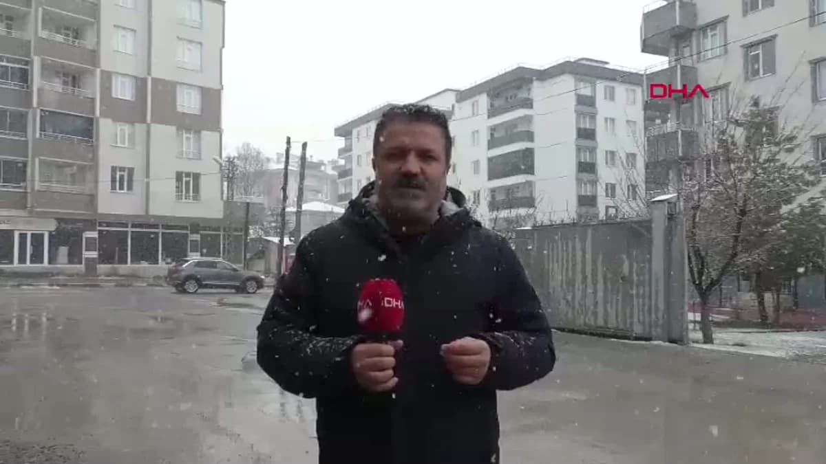 Van ve Erciş’te Nisan Ayında Kar Sürprizi