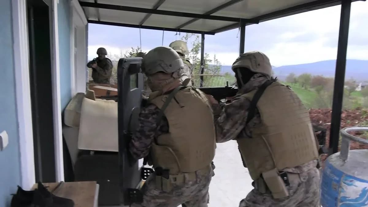 Konya’da Nefes Kesen Silah Operasyonu: 3 Tutuklama, Yüzlerce Silah Ele Geçirildi
