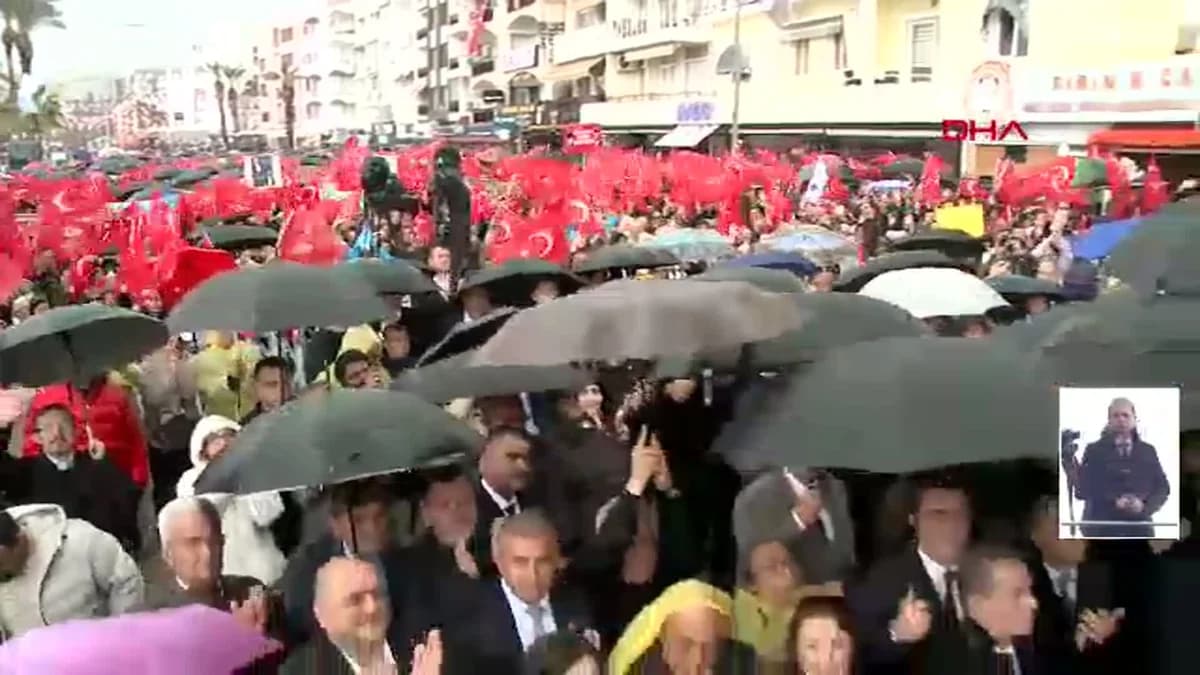 Özgür Özel: ‘Ne Ömer’i Ne Ekrem’i Vermeyeceğiz’