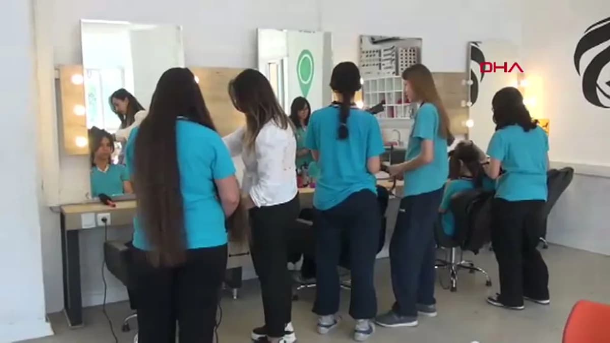 Hatay’daki Lise Mezunları Güzellik Uzmanı Oluyor