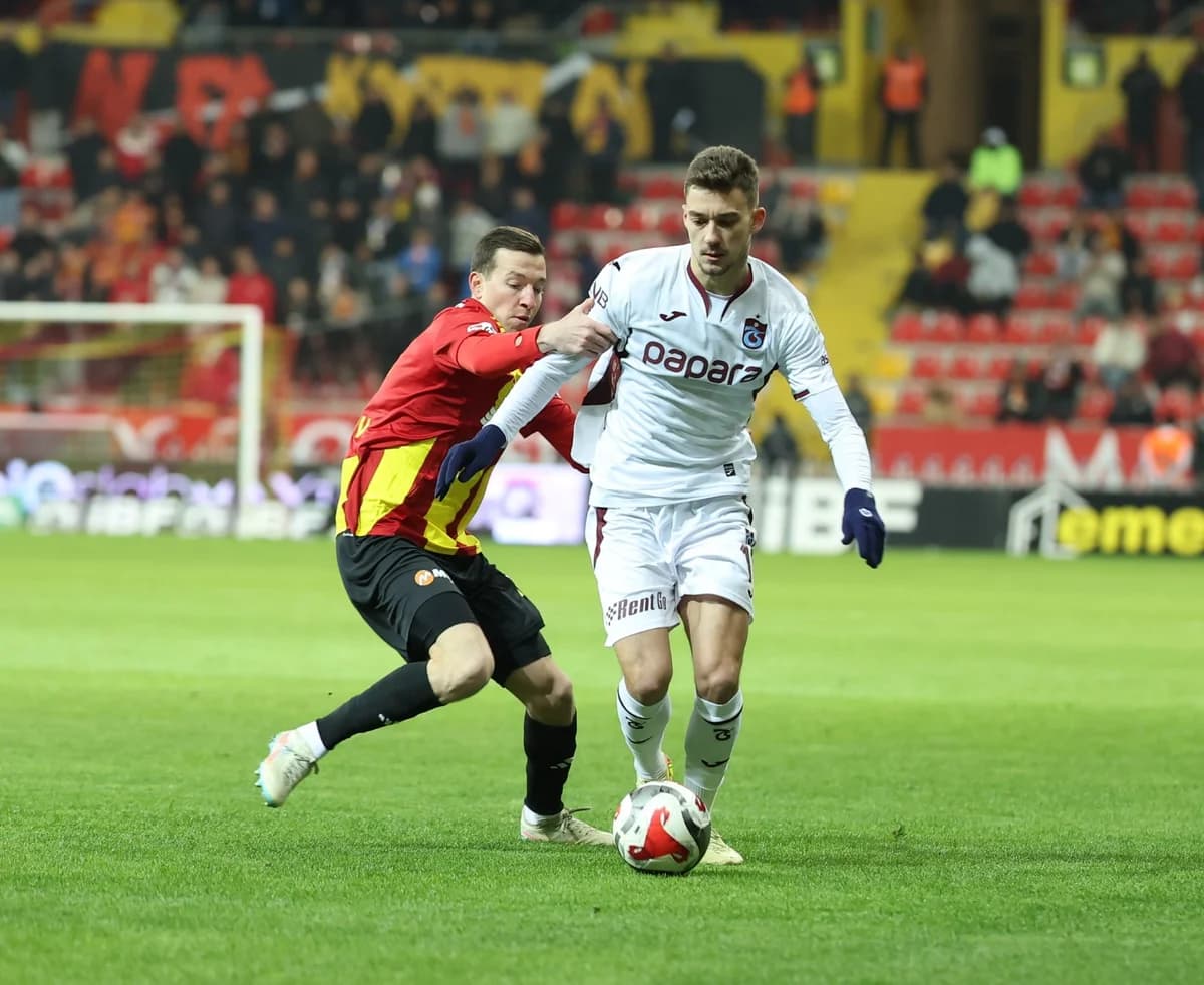 Trabzonspor, Kayserispor’u Deplasmanda 3-1 Yenerek Zirve Takibini Sürdürdü