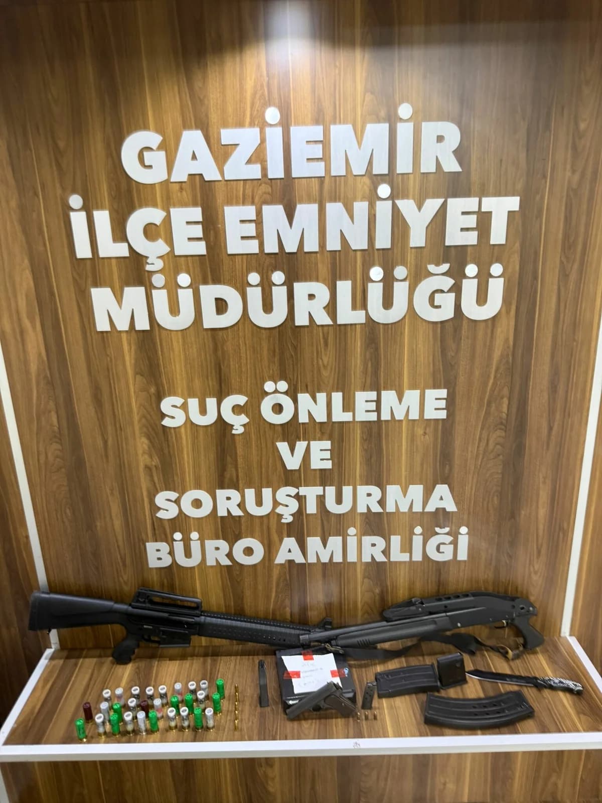 İzmir’de Darp ve Zorla Sözleşme İmzalatma Skandalı: 3 Gözaltı