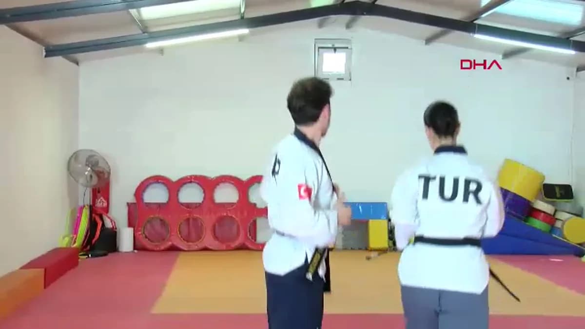 İzmirli Tekvandocu Çift Avrupa’dan İki Altın Madalya ile Döndü