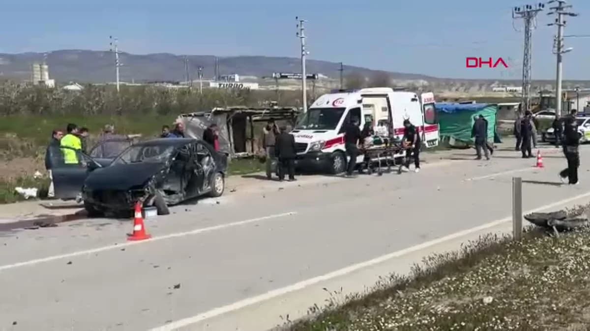 Çankırı’da Kavşakta İki Otomobil Çarpıştı: 4 Yaralı