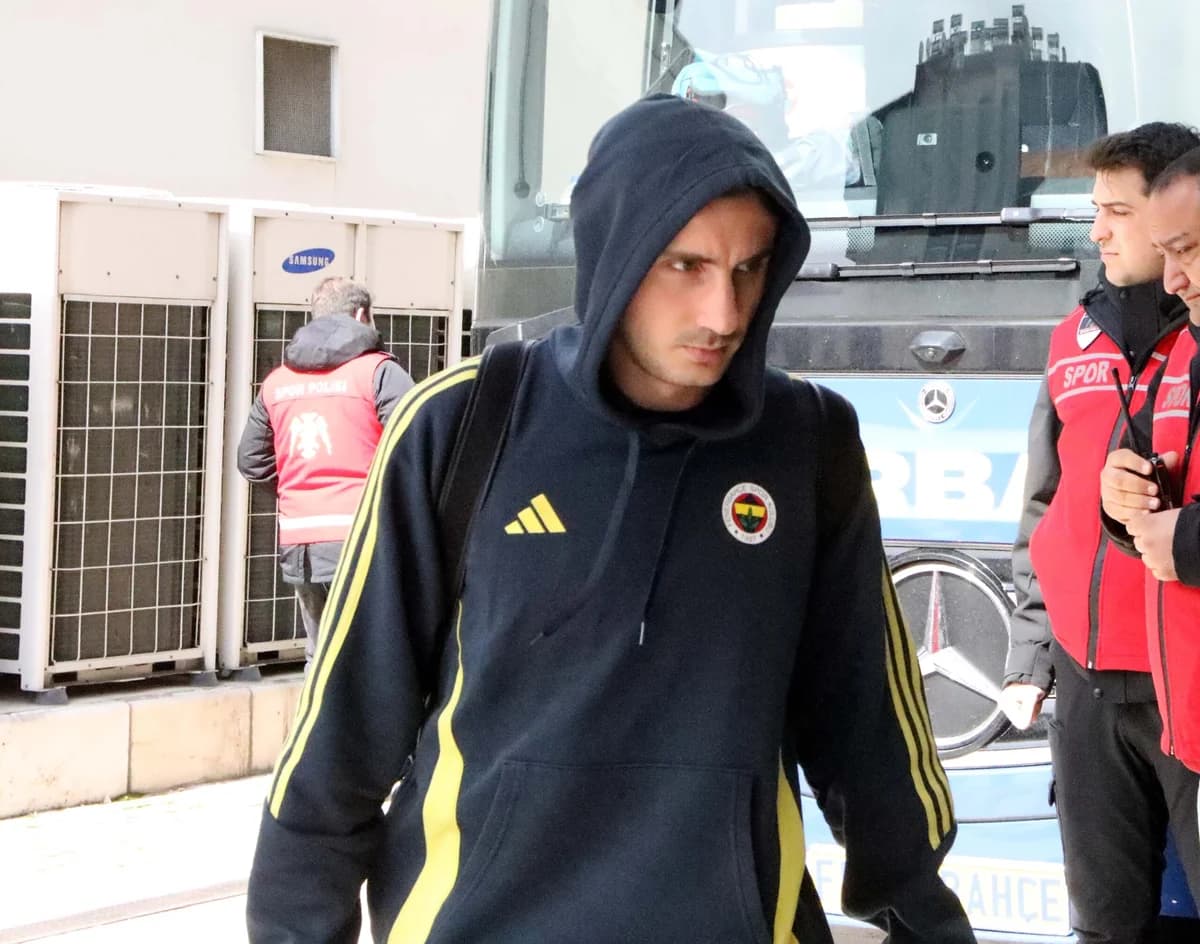 Fenerbahçe, Gaziantep’te Ziraat Türkiye Kupası Maçına Hazırlanıyor