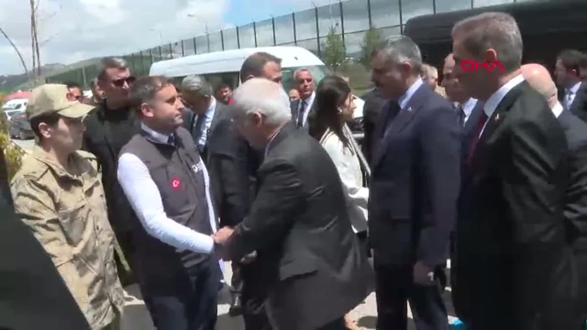 Bakan Çiftçi ve AYM Başkanı Özkaya’dan Erzurum’daki Geri Gönderme Merkezi’ne Ziyaret